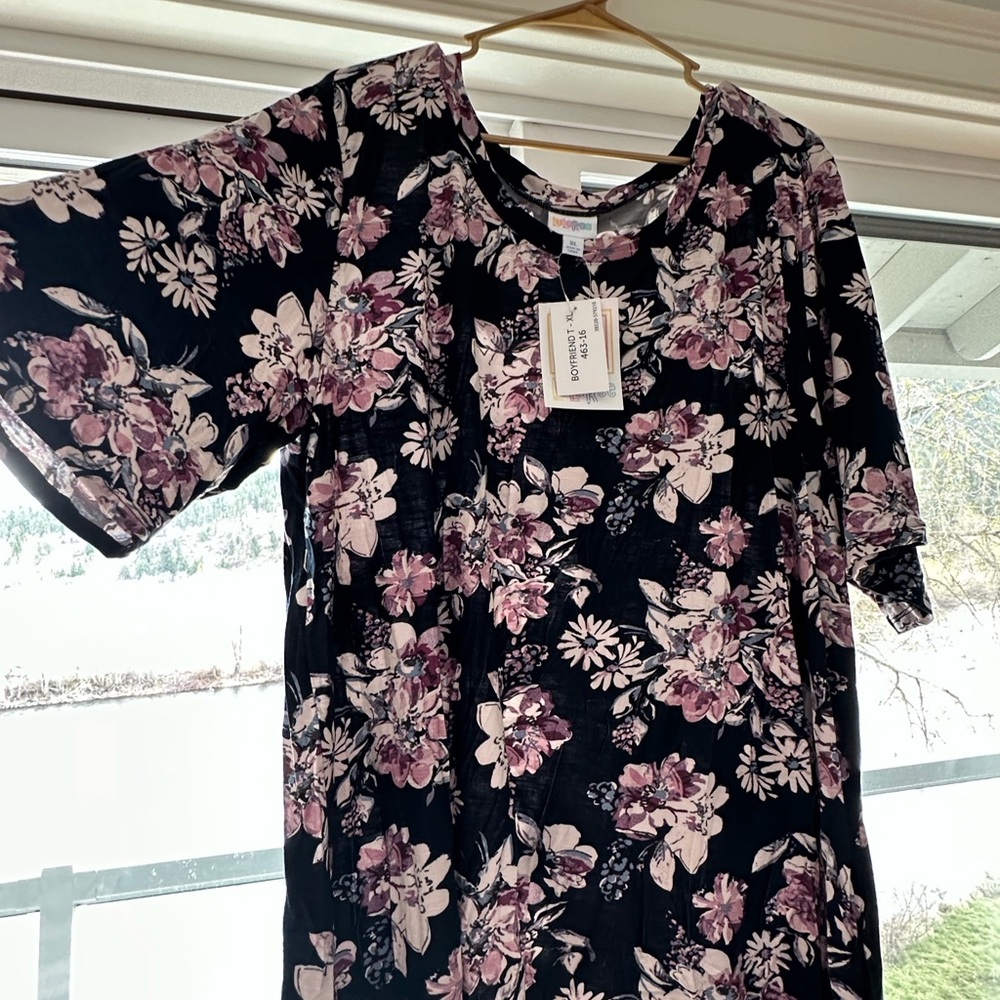 LuLaRoe Royal Blue and Pink Floral Top
